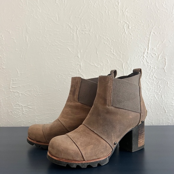 Sorel Addington Chelsea Boots - Winter Heeled Bootie - Picture 4 of 6